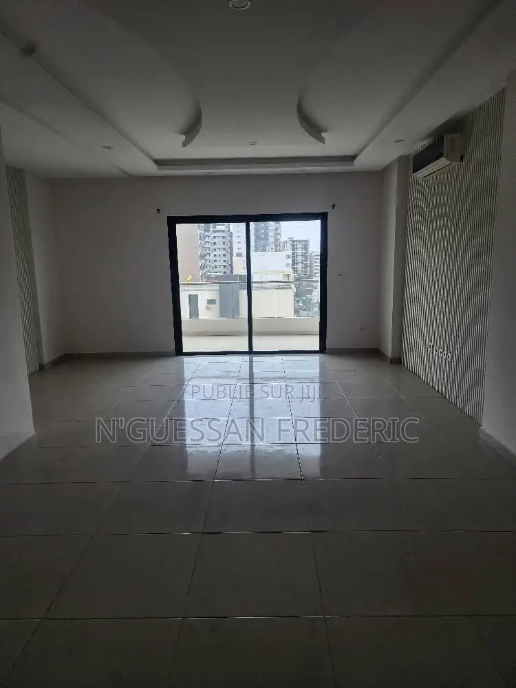 3chbre Appartement dans Marcory à Louer