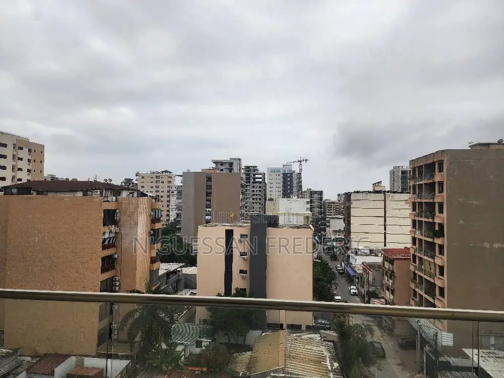 3chbre Appartement dans Marcory à Louer