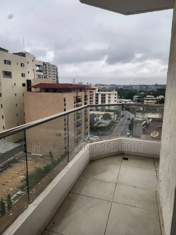 3chbre Appartement dans Marcory à Louer