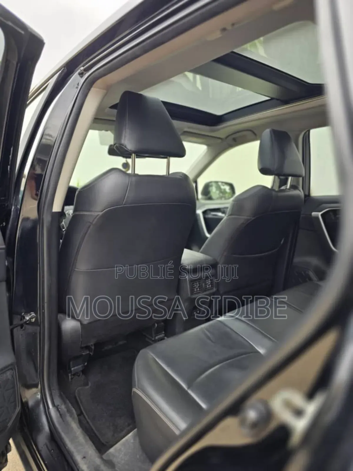 Toyota RAV4 2021 Noir