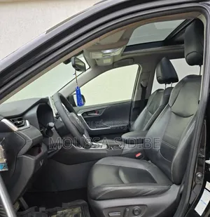 Toyota RAV4 2021 Noir