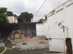 5chbre Duplex dans Zié Multi-Service, Deux Plateaux à Vendre