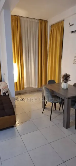 Furnished 1chbre Appartement dans Zone 4 Rue Du Canal, Marcory à Louer