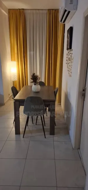 Furnished 1chbre Appartement dans Zone 4 Rue Du Canal, Marcory à Louer