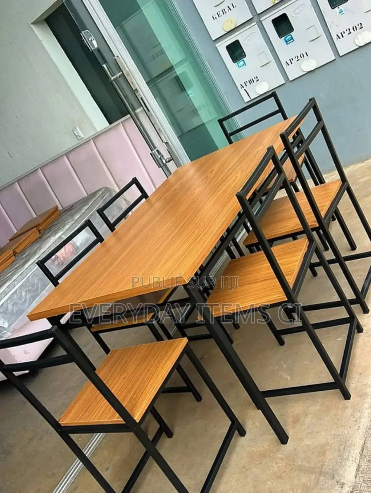 Table À Manger 6 Places  