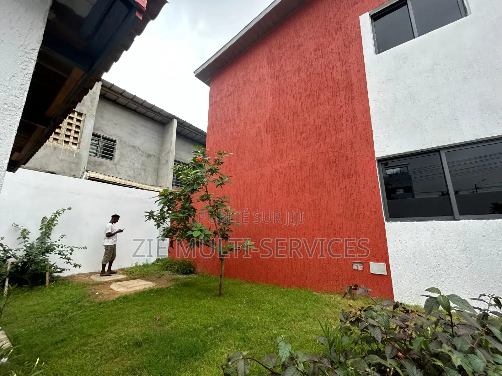 9chbre Duplex dans Zié Multi-Service, Cocody à Vendre