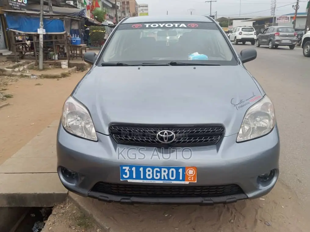 Toyota Matrix Hatchback AWD (1.8L 4cyl 4A) 2005 Bleu