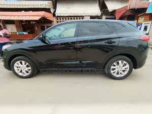 Photo - Hyundai Tucson Limited AWD 2020 Noir
