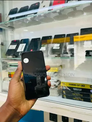 Photo - Samsung Galaxy S10e 128 GB Noir