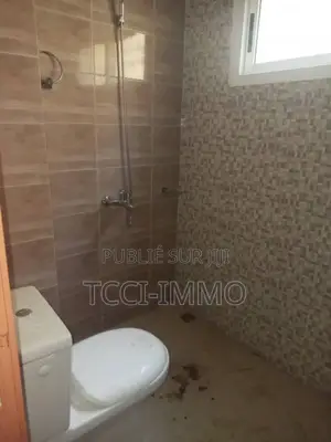 3chbre Appartement dans Tcci- Sarl, Cocody à Louer