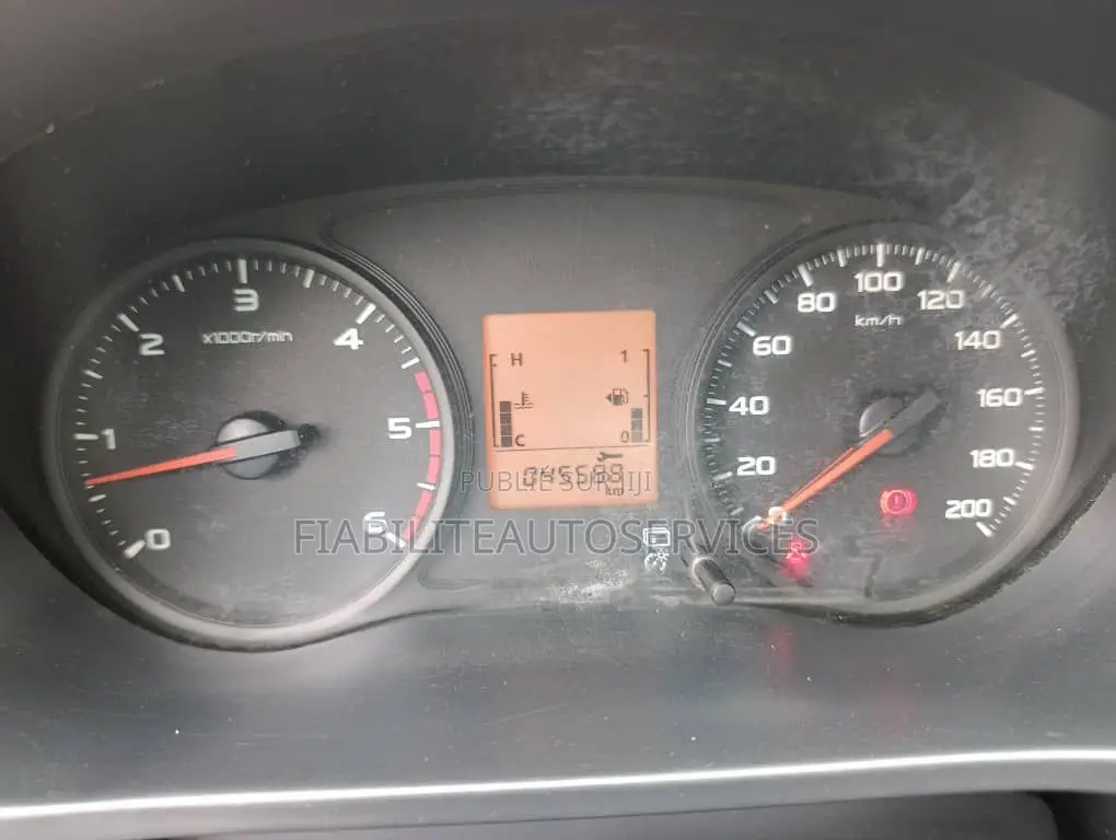 Mitsubishi L200 2023 Gris