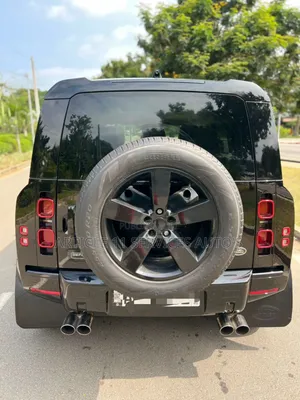 Land Rover Defender First Edition 2021 Noir