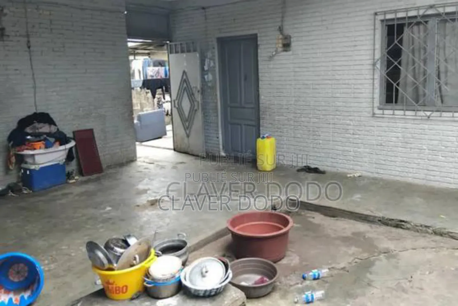 4chbre Villa dans Cité Aniegre, Yopougon à Vendre