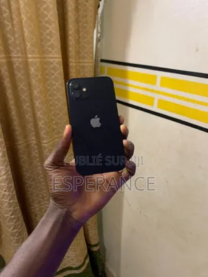 Photo - Apple iPhone 12 64 GB Noir