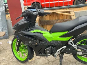 Honda Hornet 2024 Noir