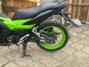 Honda Hornet 2024 Noir