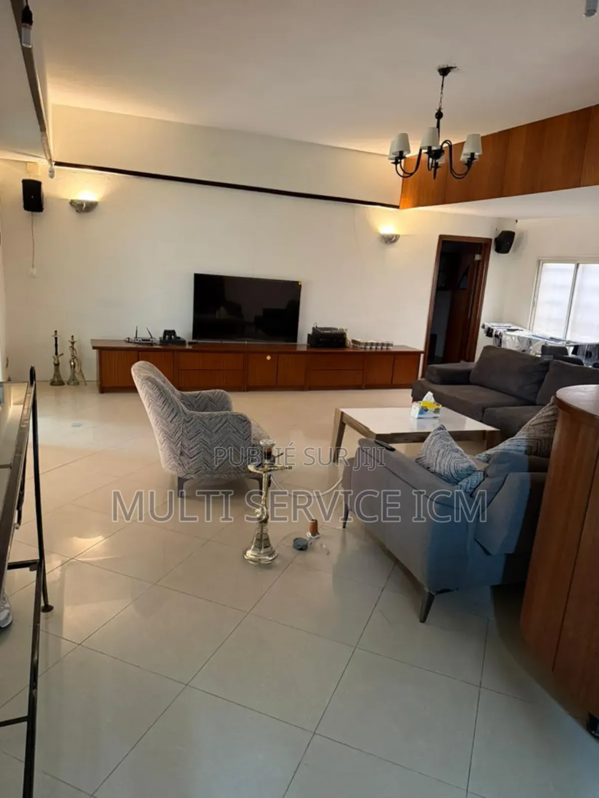 Vente d'Une Villa Avec Piscine À La Zone 4 Rue Lumière,