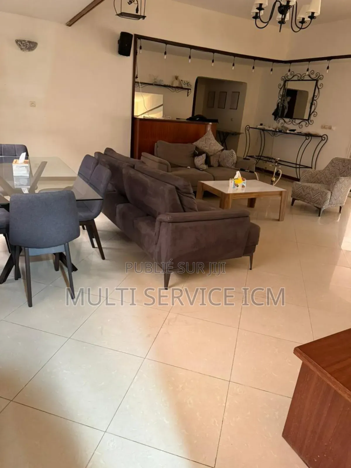 Vente d'Une Villa Avec Piscine À La Zone 4 Rue Lumière,