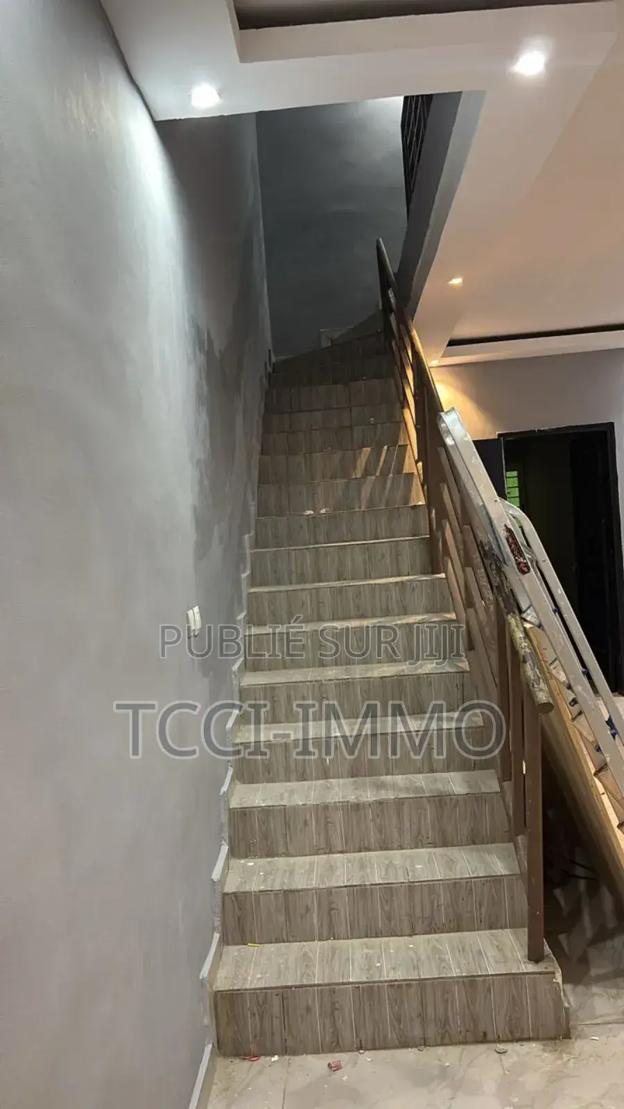 4chbre Duplex dans Tcci Sarl, Cocody à Louer