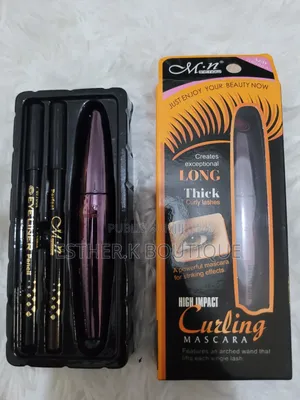 Photo - Mascara Et Crayons