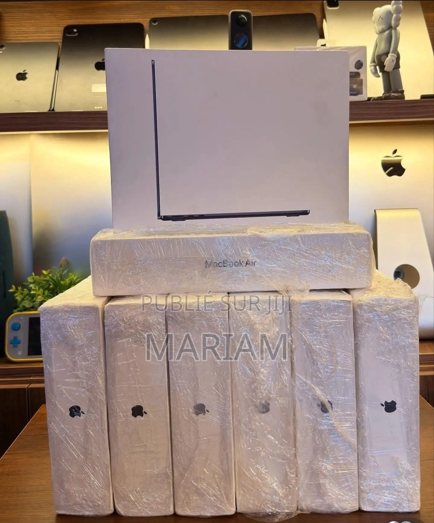 New Apple MacBook Air 2025 M4 13-Inch 16GB Apple M4 SSD 256GB