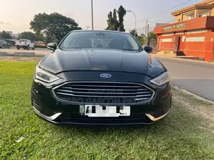Photo - Ford Fusion 2020 Noir
