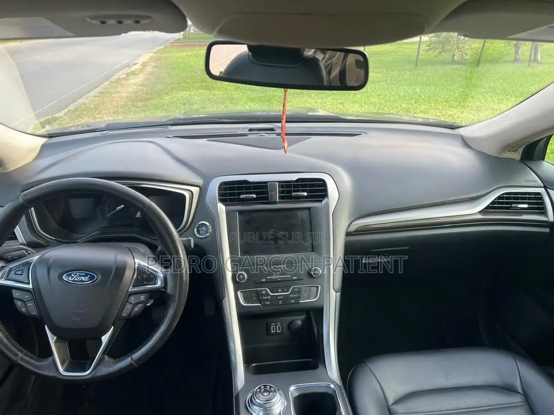 Ford Fusion 2020 Noir