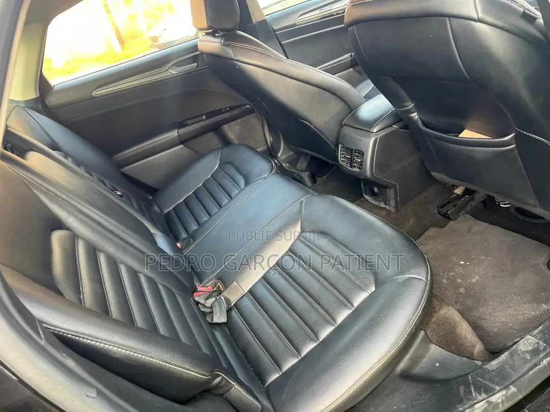 Ford Fusion 2020 Noir