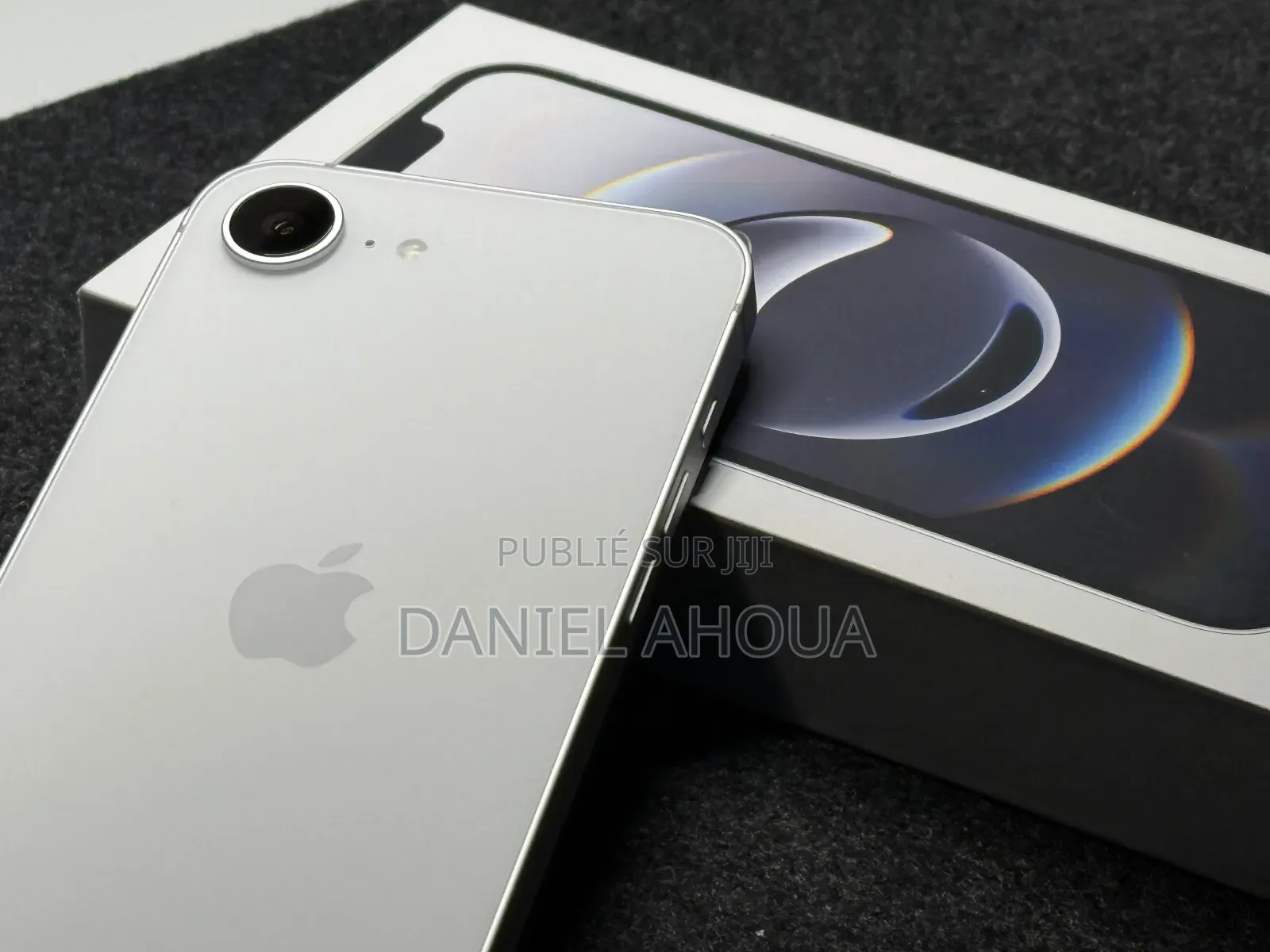 Neuf Apple iPhone 16e 128 GB Noir