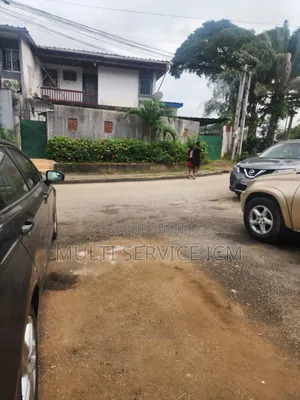 6chbre Duplex dans Ismaël Coulibaly, Deux Plateaux à Vendre