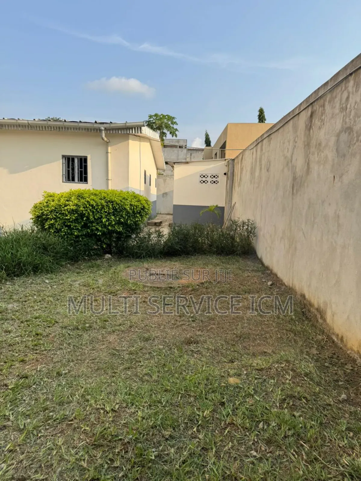 6chbre Duplex dans Ismaël Coulibaly, Deux Plateaux à Vendre