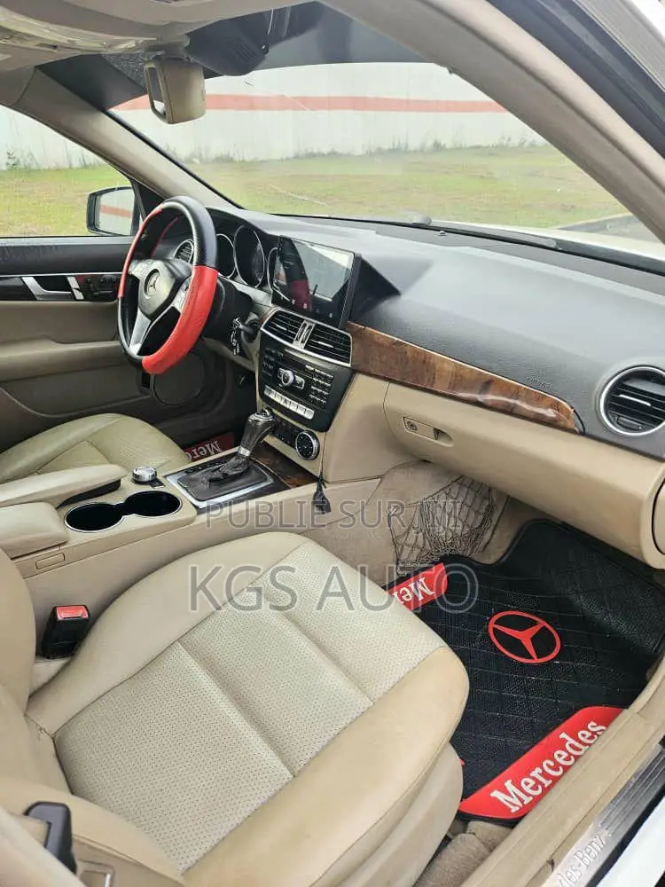 Mercedes-Benz C300 Sport 4Matic Sedan AWD (3.5L 6cyl 7A) 2013 Blanc