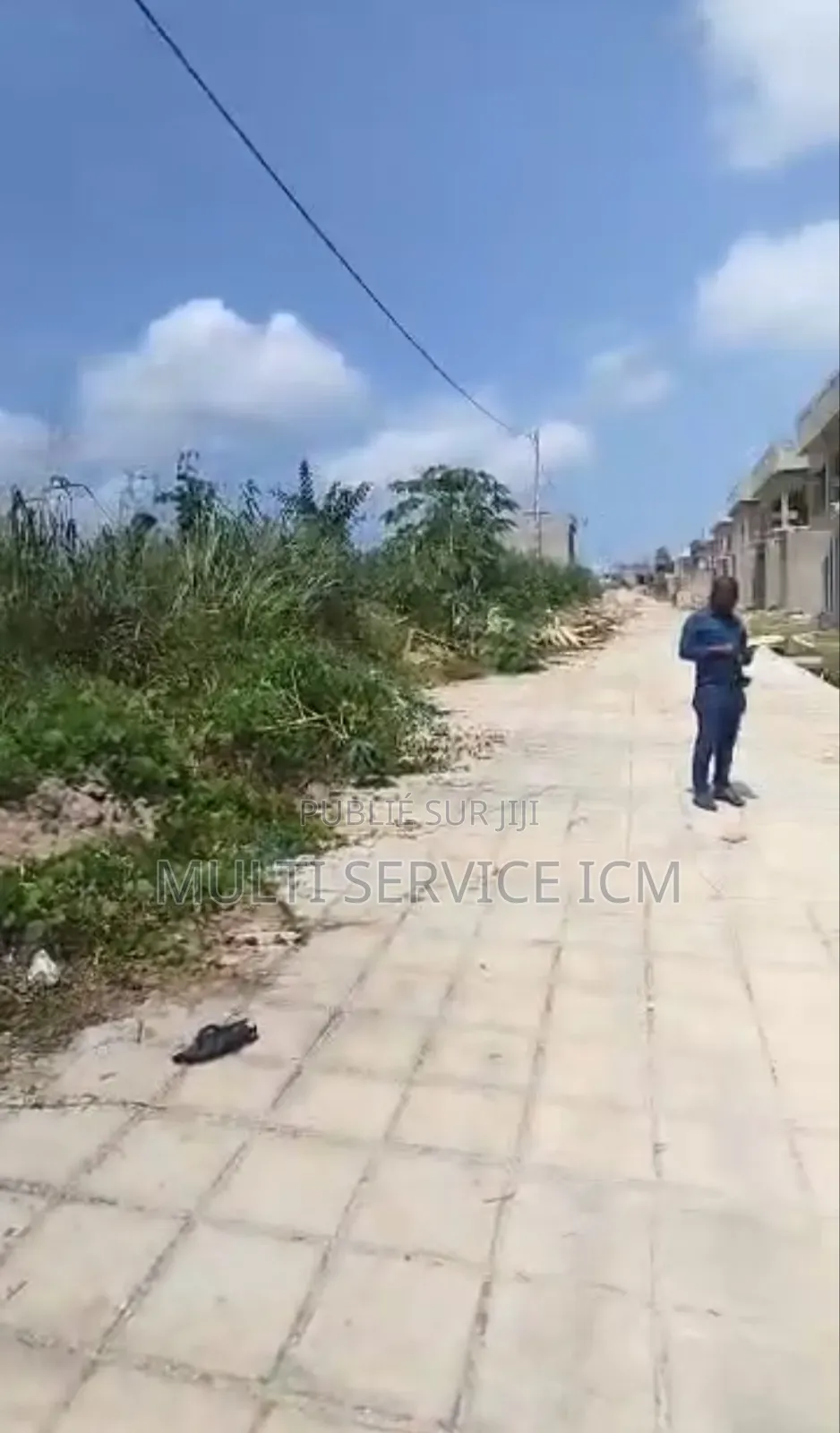 Vente d'Un Terrain De 300 Metres Carrés Vendre a Bingerville