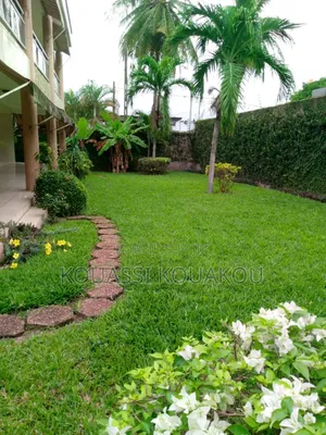 8chbre Duplex dans Kouassi, Cocody à Vendre