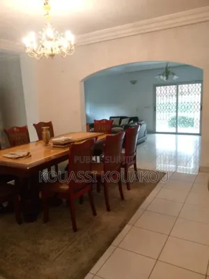 8chbre Duplex dans Kouassi, Cocody à Vendre