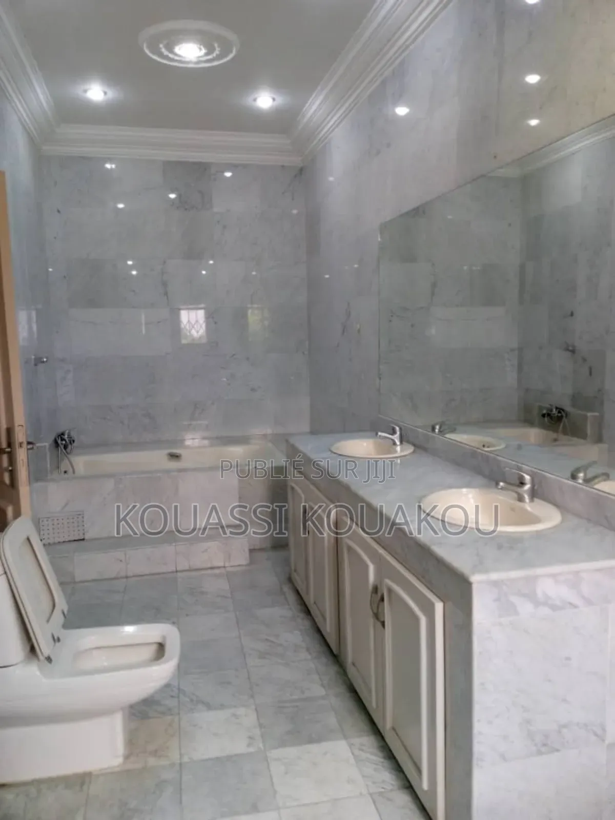 8chbre Duplex dans Kouassi, Cocody à Vendre