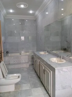 8chbre Duplex dans Kouassi, Cocody à Vendre