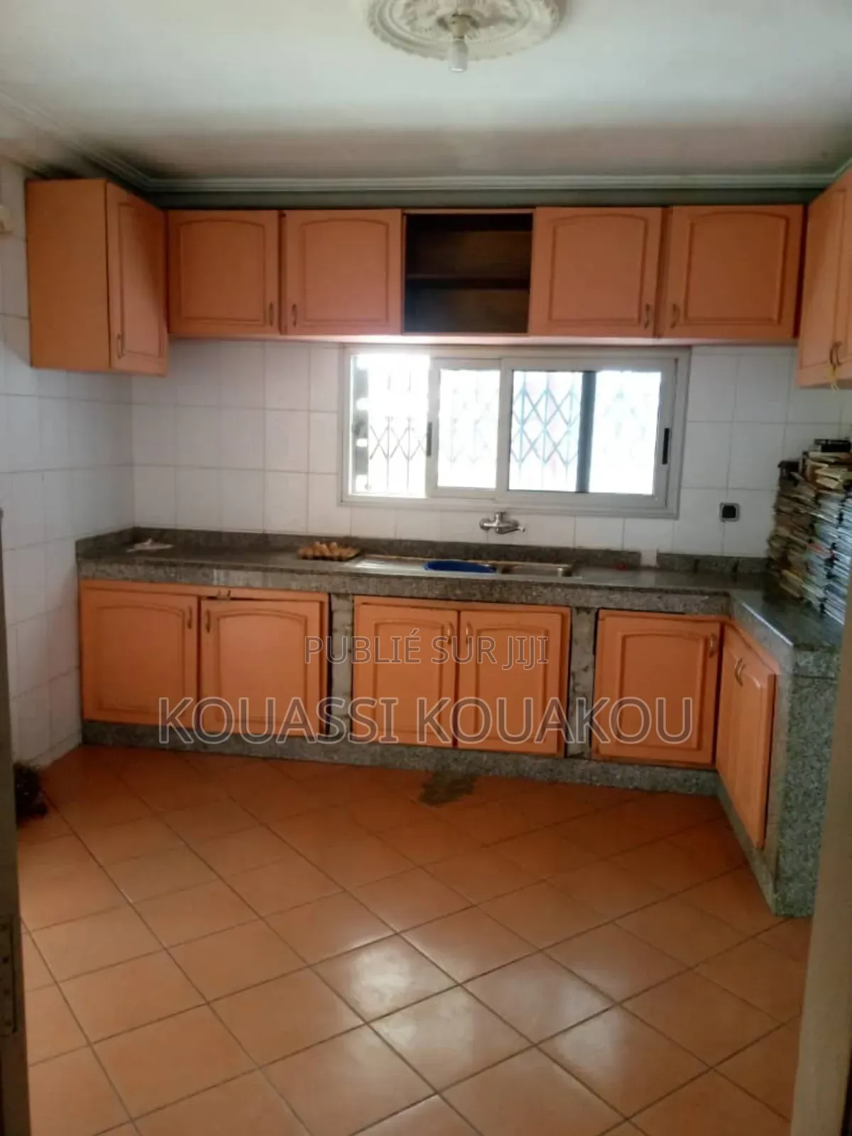 8chbre Duplex dans Kouassi, Cocody à Vendre
