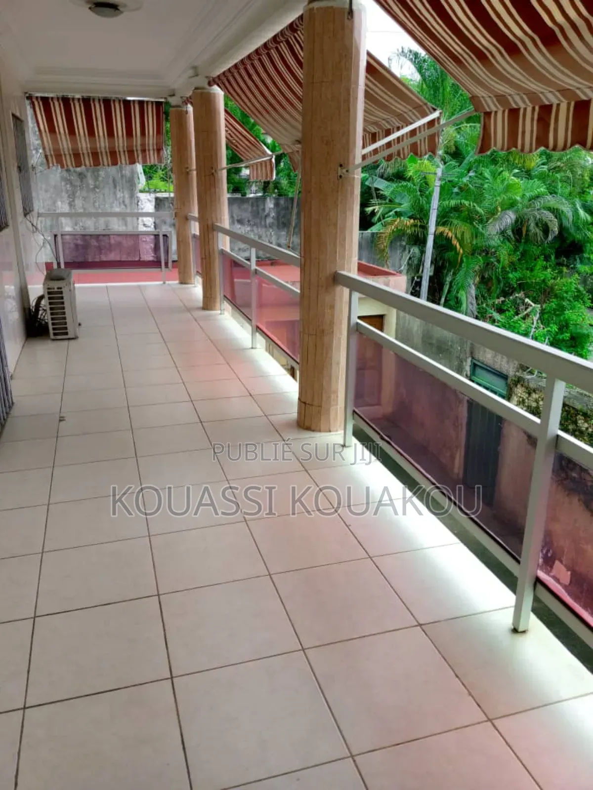 8chbre Duplex dans Kouassi, Cocody à Vendre