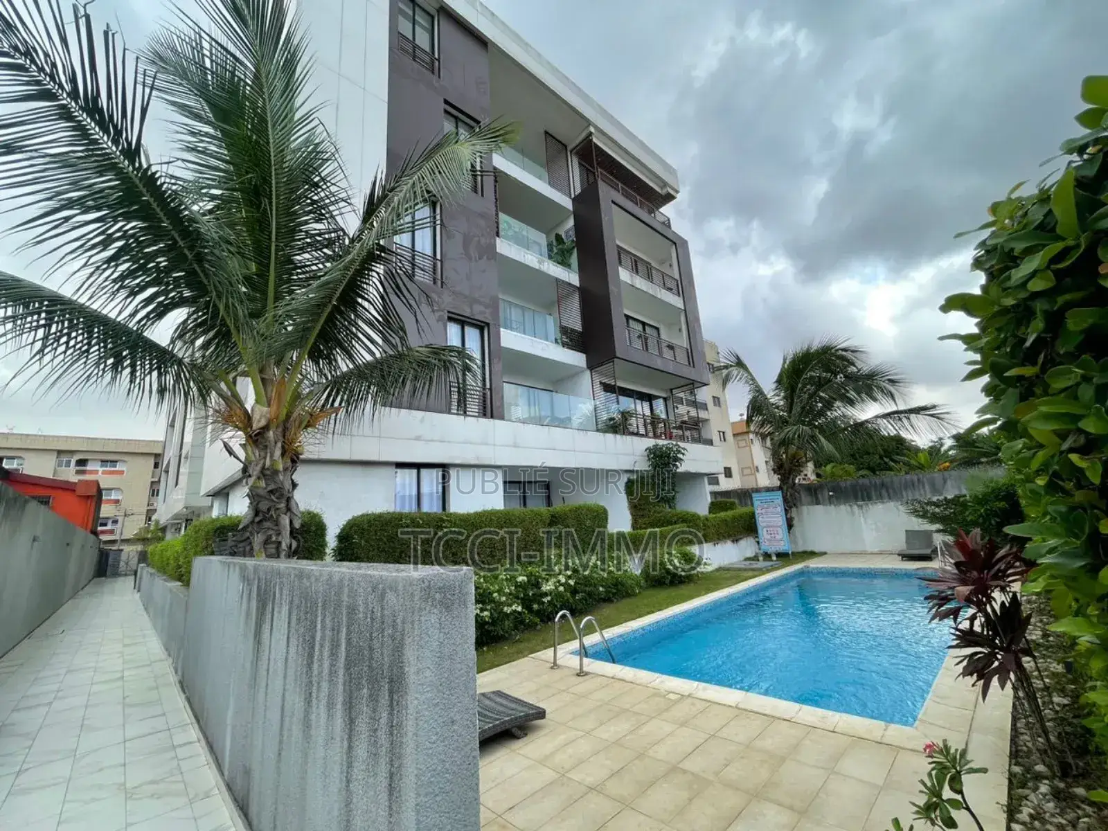 3chbre Appartement dans Tcci Sarl, Cocody à Louer
