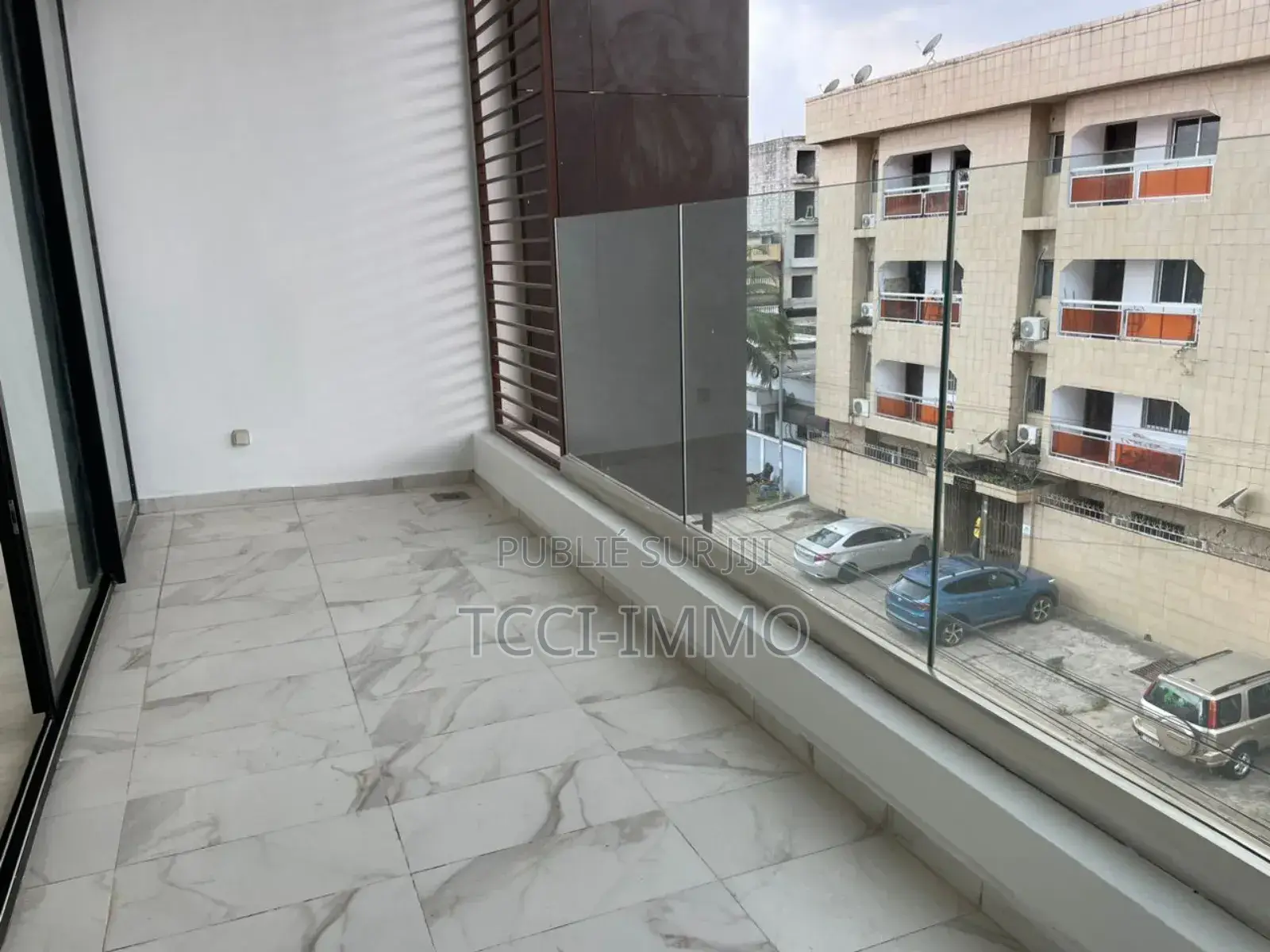 3chbre Appartement dans Tcci Sarl, Cocody à Louer