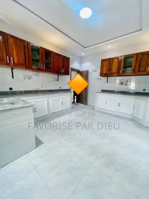 5chbre Duplex dans Rivièra 4, Cocody à Louer