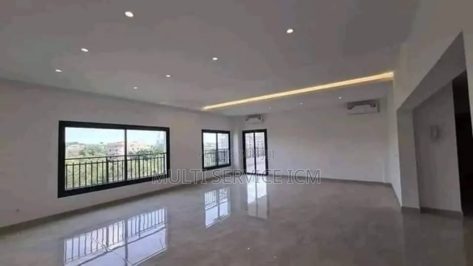 4chbre Maison de ville / Terrasse dans Ismaël Coulibaly, Cocody à Louer