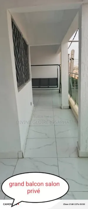 7chbre Villa dans Cocody à Vendre