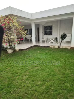 5chbre Maison de ville / Terrasse dans Ismaël Coulibaly, Cocody à Louer