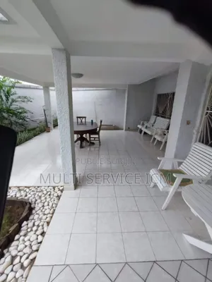 5chbre Maison de ville / Terrasse dans Ismaël Coulibaly, Cocody à Louer