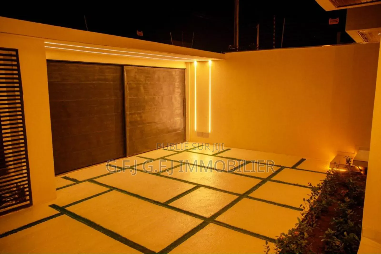 4chbre Duplex dans G.F.J Immobilier, Cocody à Louer