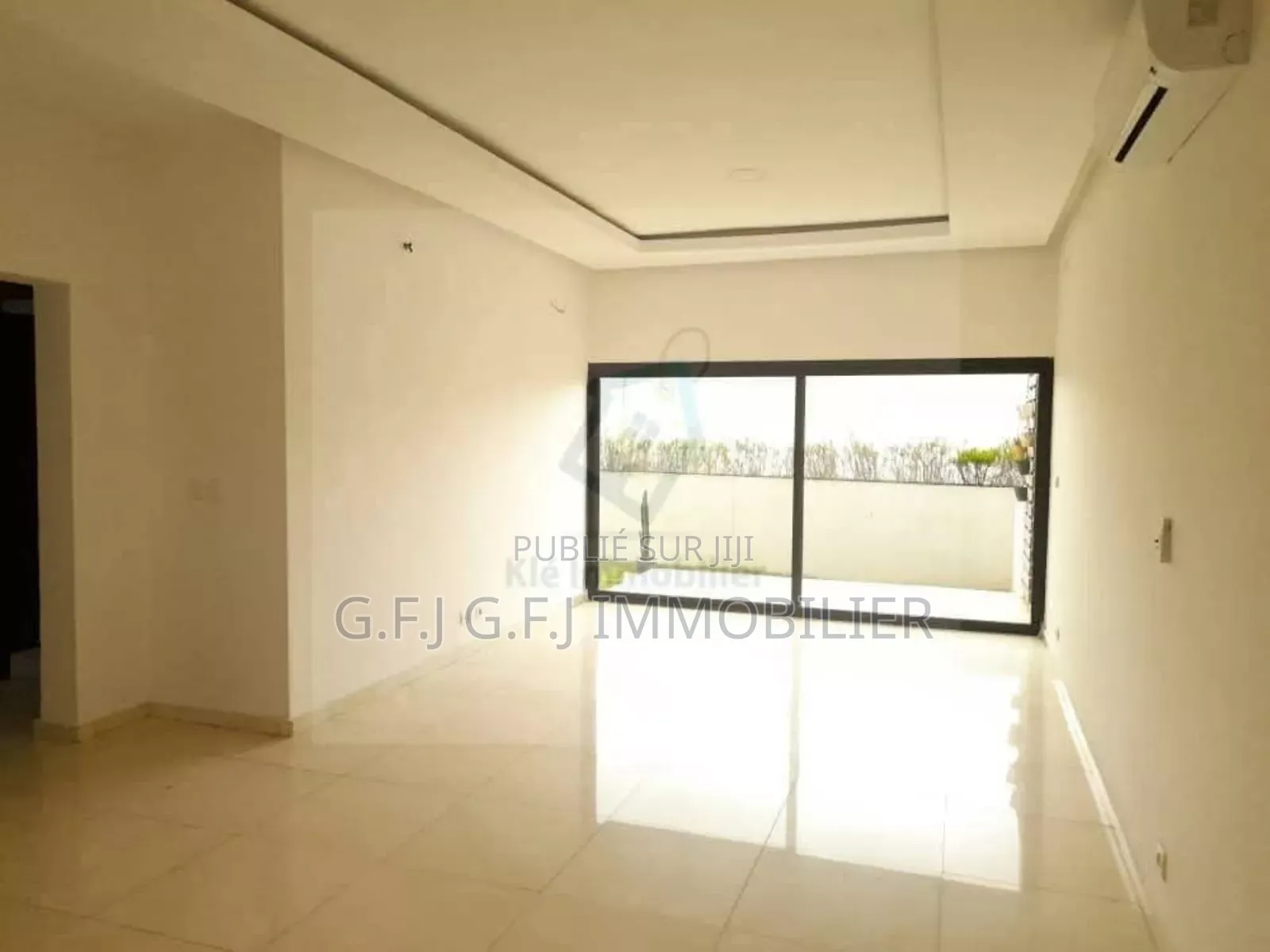 2chbre Appartement dans G.F.J, Cocody à Louer