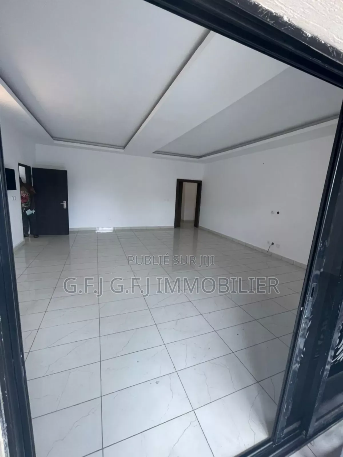 3chbre Appartement dans G.F.J Immobilier, Cocody à Louer