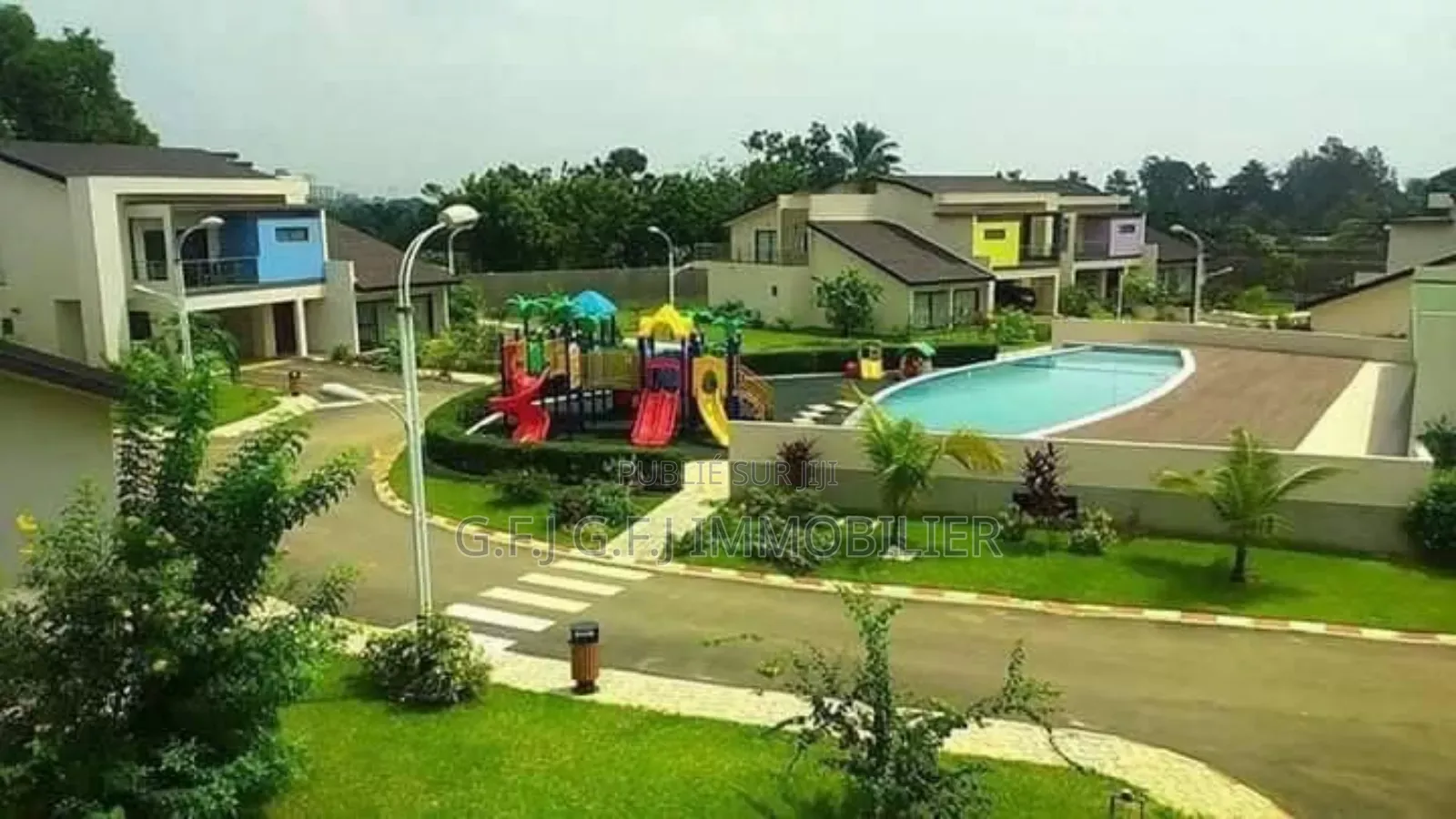 4chbre Duplex dans G.F.J, Cocody à Vendre